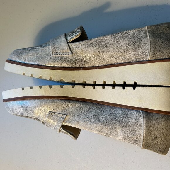 TIME & TRU - CREAM COLOR - Loafers-  SIZE US 8.5 - Picture 7 of 9